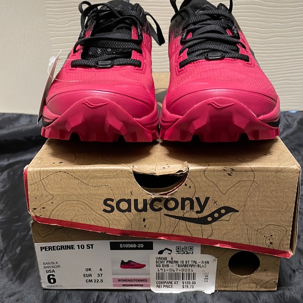 Saucony Size 6 Pink/Black Trail Running shoes